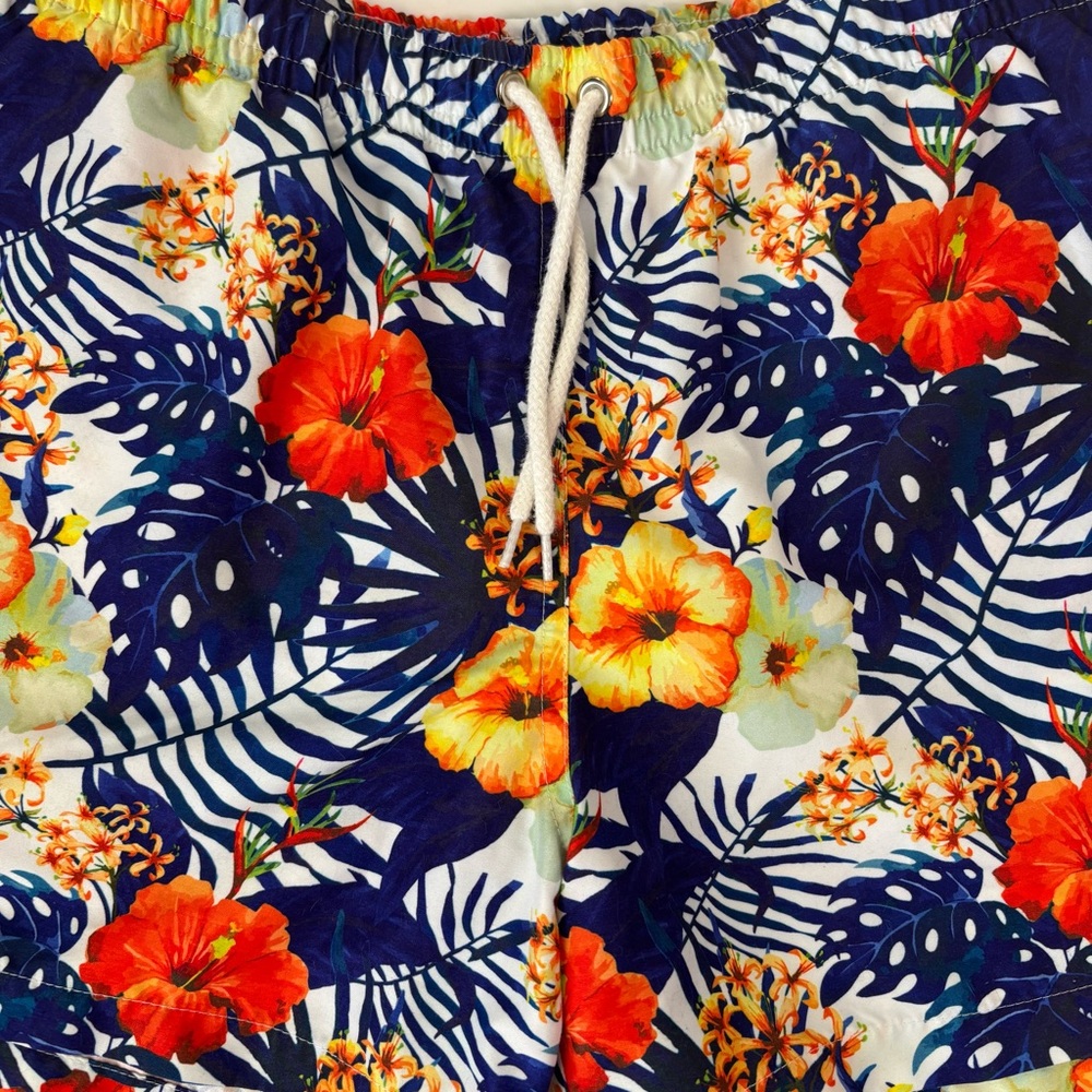 SOLOiO Weekend Tropical Floral Swim Trunks 4” Beach Board Shorts Spain Size LG - Picture 12 of 13